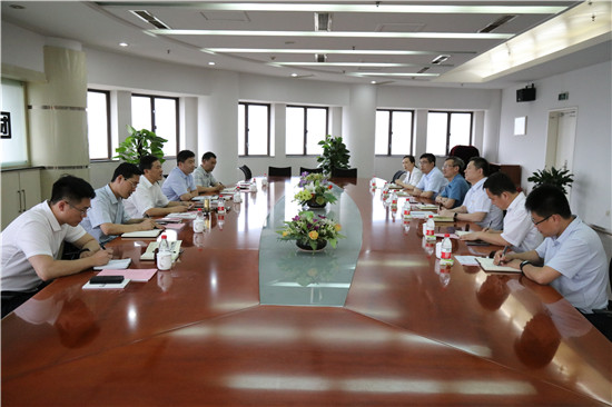 市委政法委到必威BETWAY西汉姆联调研