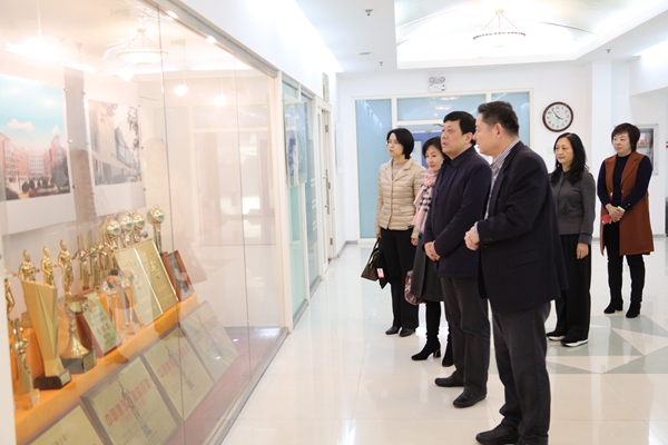 济南市税务局到必威BETWAY西汉姆联走访调研